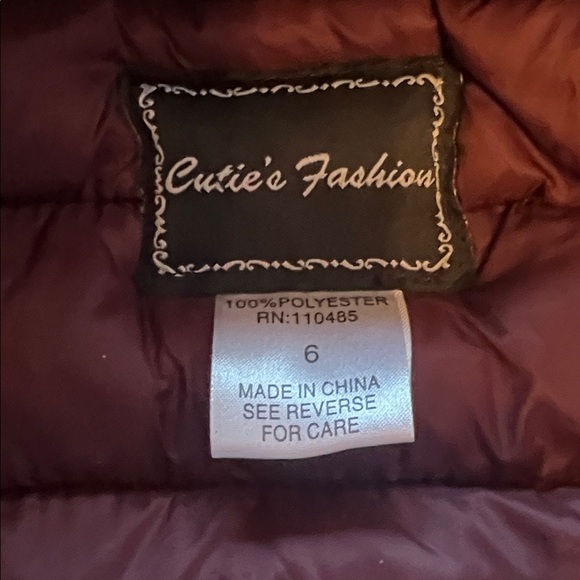 Good🎉condition:  Girls Winter Puffer Jacket - Maroon size 6 - Picture 3 of 5